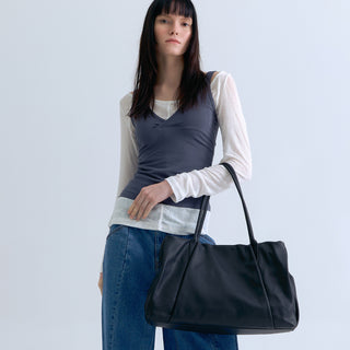 Toque Cloud Tote L Black