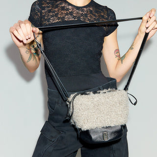 [予約販売/12月中旬入荷] Perfec Fuzzy Shoulder S Black