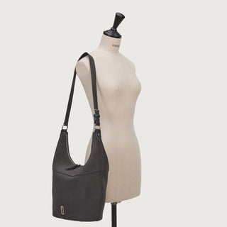 [予約販売/11月下旬入荷] Halfmoon Pebble Hobo L Deep Brown