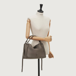 [予約販売/11月上旬入荷] One Eleven Swing Shoulder M Truffle Taupe