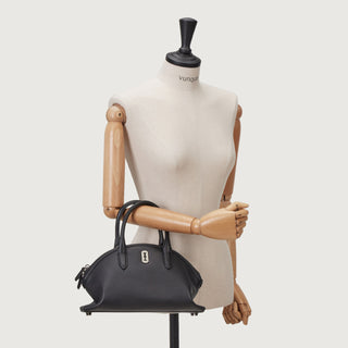 [予約販売/12月上旬入荷]Halfmoon Curve Tote M Black