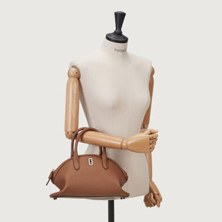 [予約販売/12月上旬入荷]Halfmoon Curve Tote M Camel